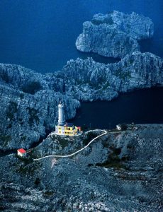 486. Đèn biển Long Châu (Cát Bà) – Vũ Dũng