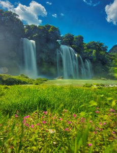 498. Mùa xuân ở thác Bản Giốc – Vũ Lâm