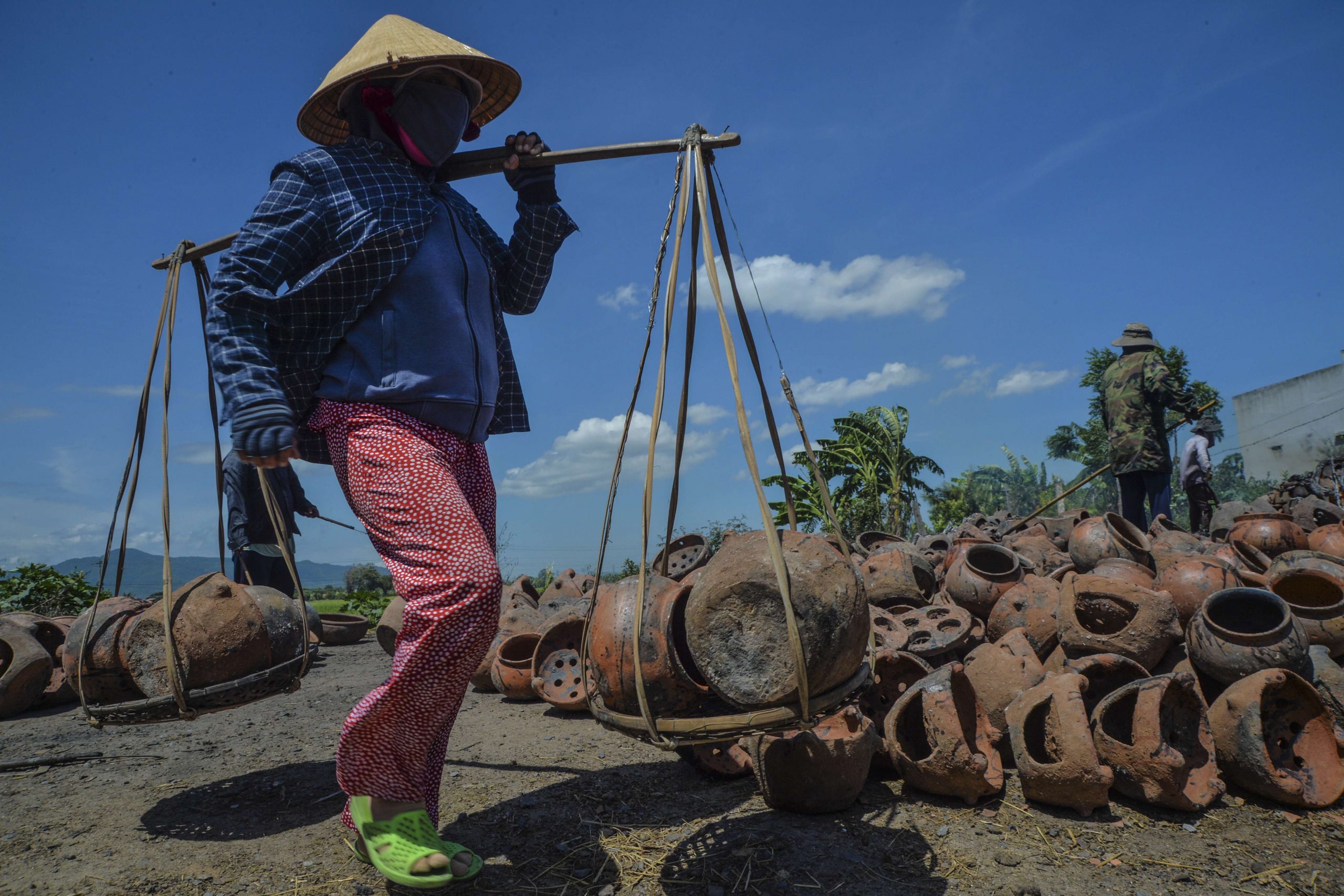 178. Nghề gốm không bàn xoay tại Bình Thuận – Nguyễn Quốc Huy