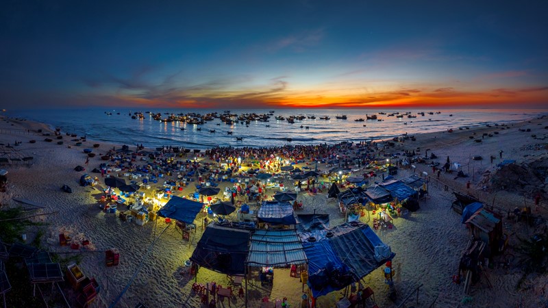 147.Nét đẹp phiên chợ vùng biển – Phạm Văn Phùng