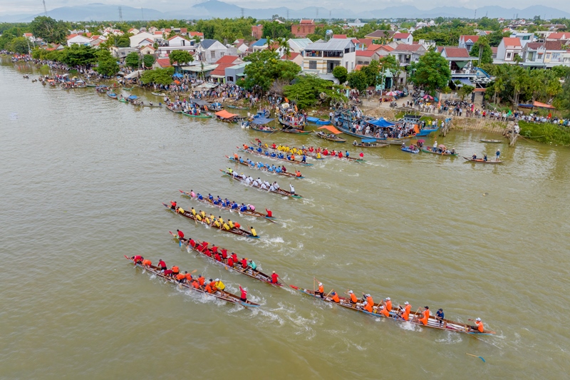 146.Đua thuyền truyền thống Quảng Nam-Phạm Văn Phùng