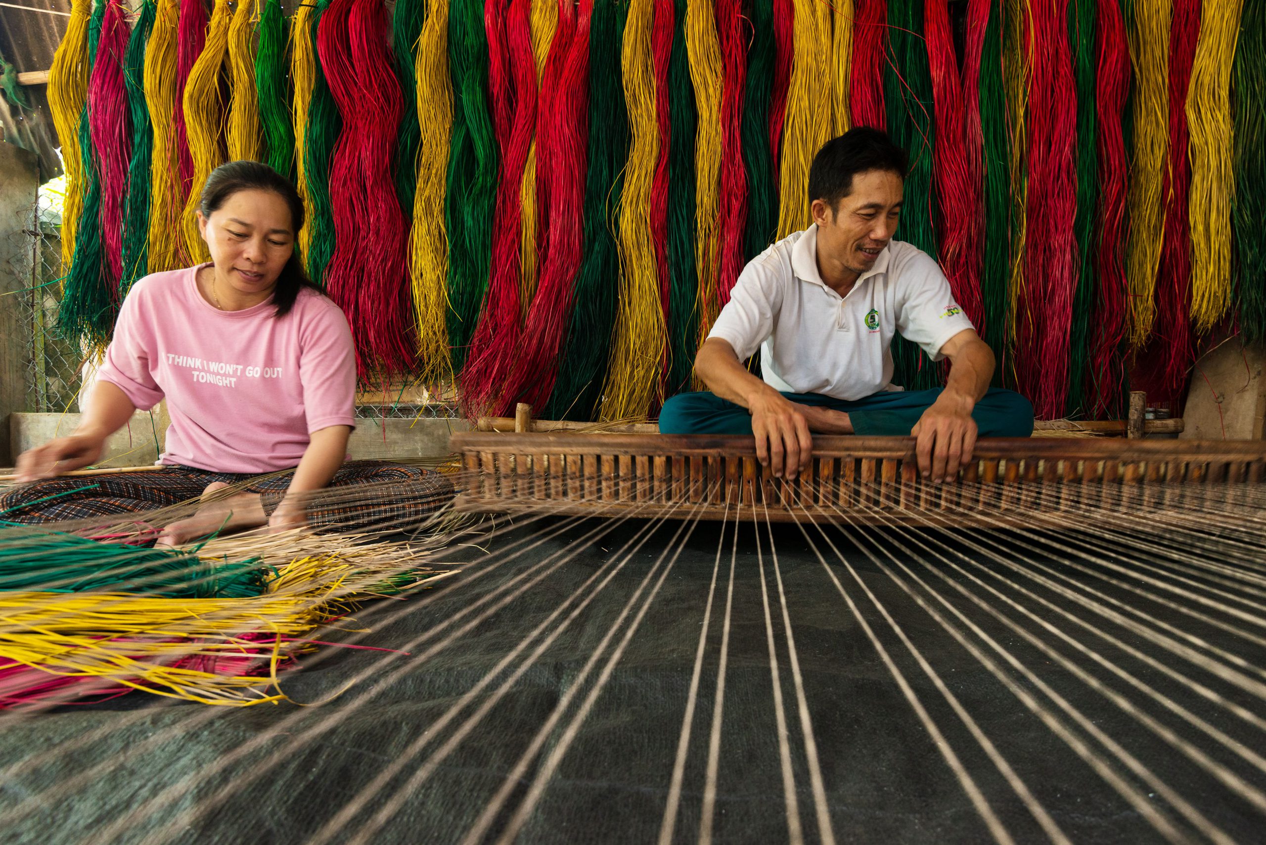 123.Sắc màu nghề làm chiếu cói truyền thống ở Phú Tân Phú Yên-Lê Chí Trung