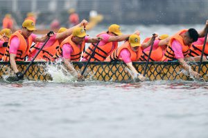 Hơn 1.500 người tham gia giải chạy Vietnam Airlines Run For Love và giải Bơi chải thuyền rồng Hà Nội mở rộng 2023