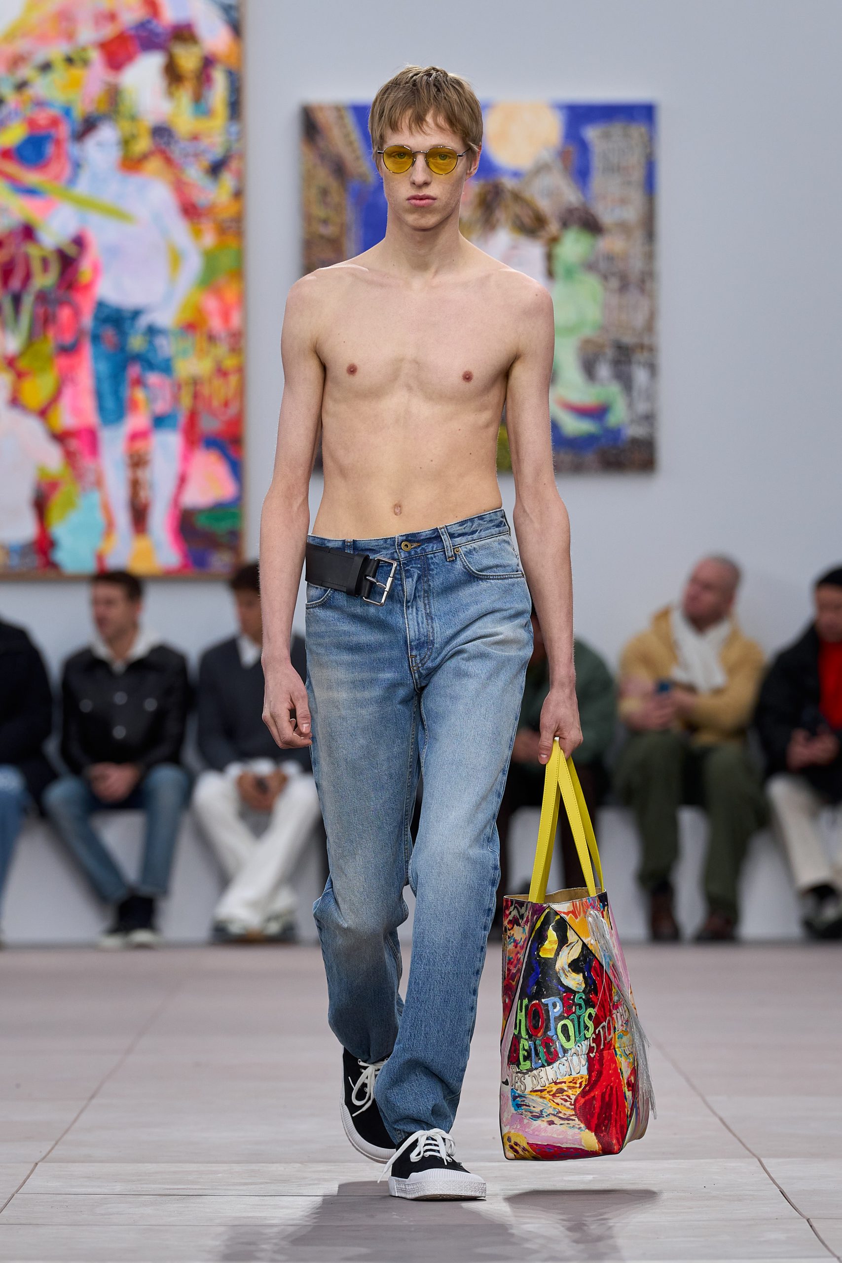 LOEWE_ FW24_MW_SHOW_RUNWAY_LOOK_12
