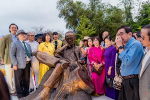 Khánh thành tượng đài nhạc sĩ Trịnh Công Sơn tại Huế