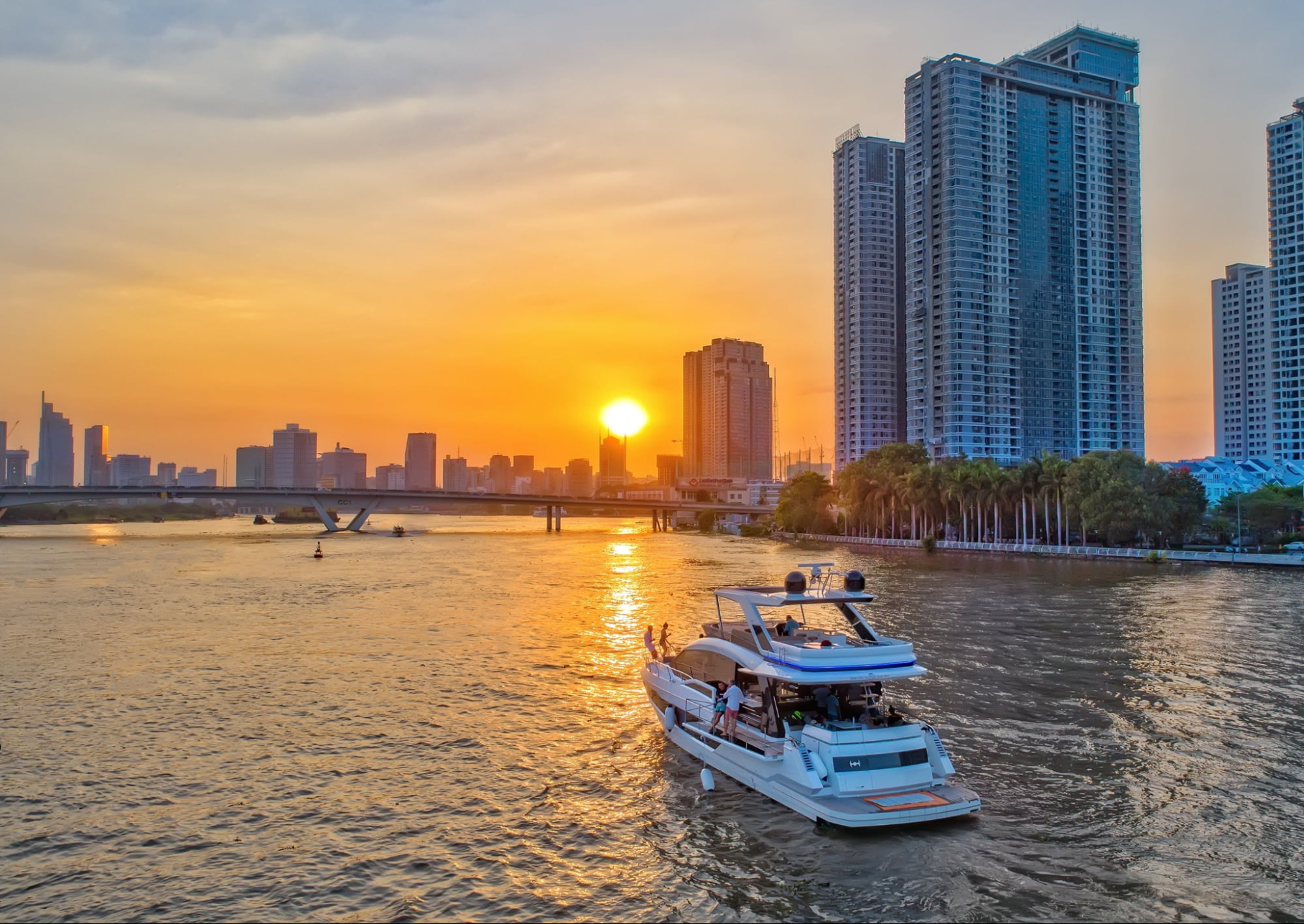 du lịch việt nam sông SG