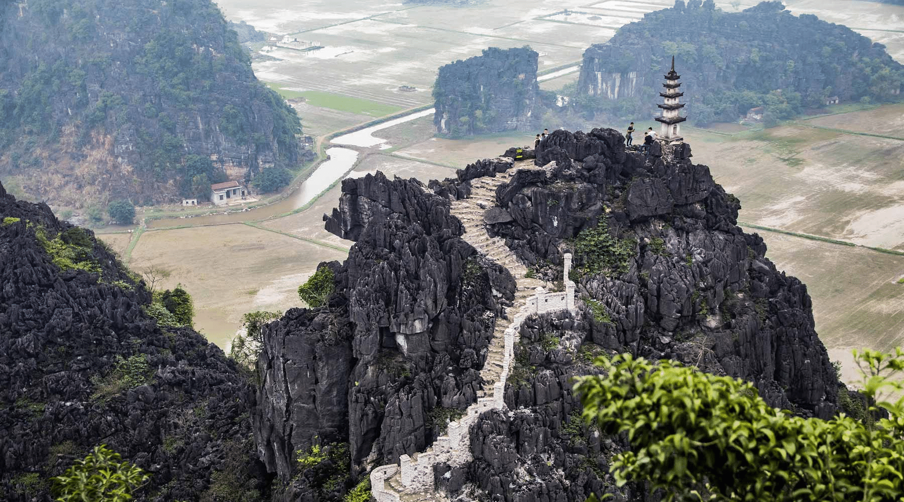 du lịch gần Hà Nội ngắm nhìn Hang Múa, Ninh Bình