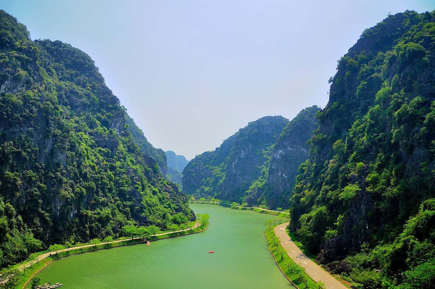 Du lịch gần Hà Nội ngắn nhìn Tuyệt Tình Cốc Ninh Bình