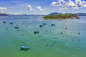 Xứ sở nắng vàng biển biếc