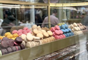 Macaron và tiệm bánh biểu tượng Pháp