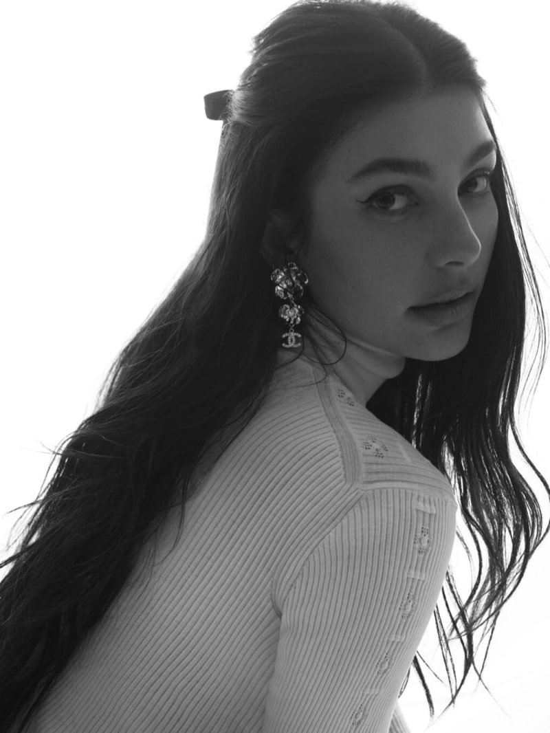 7-Camila-Morrone-Chanel-Fall-2024-Pre-Collection-Ad07