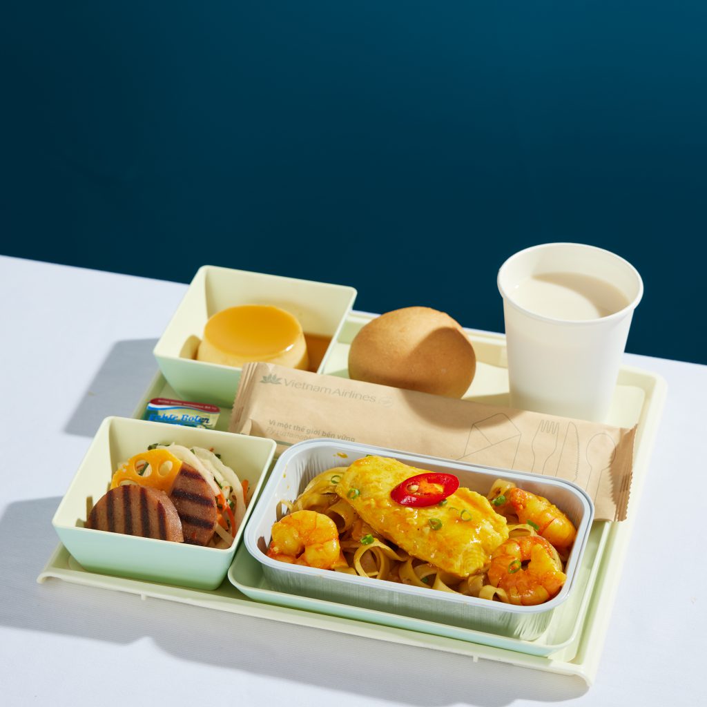 Ảnh 6.1. Bữa Ăn Trên Không Sử Dụng Các Nguyên Liệu Và Cách Chế Biến Có Lợi Cho Sức Khỏe 1024x1024