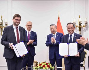 Vietnam Airlines và Safran Seats hợp tác lắp đặt hệ thống kết nối internet trên máy bay