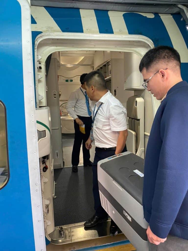 2. Toàn Bộ Hành Khách Dã Kiên Nhẫn Chờ Dợi 768x1024