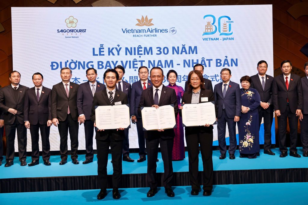 2.1. Dưới Sự Chứng Kiến Của Chủ Tịch Quốc Hội Và Các Dại Biểu Cấp Cao Hai Nước Vietnam Airlines Trao Biên Bản Hợp Tác Với Các Dối Tác Nhậ 1024x683