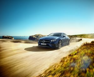 Mercedes-Benz nâng cấp trải nghiệm xe sang trên cửa hàng trực tuyến