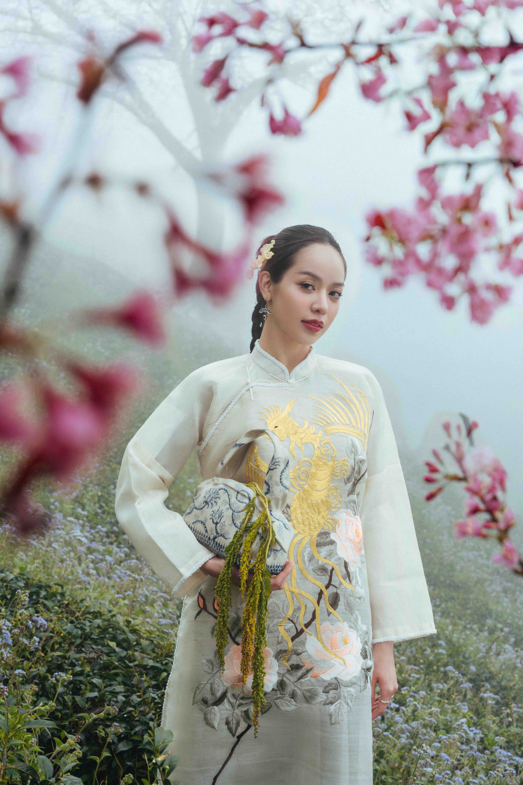 Trăm hoa đua nở