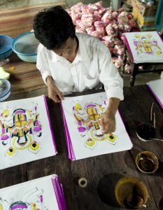 Tranh giấy làng Sình