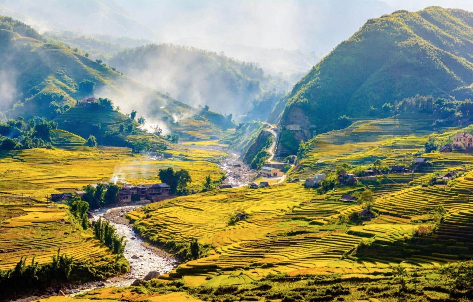 Nếu thích khám phá, mạo hiểm, bạn nên trekking Tả Giàng Phình khi du lịch Lào Cai