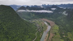 Những bản làng bên dãy Trường Sơn