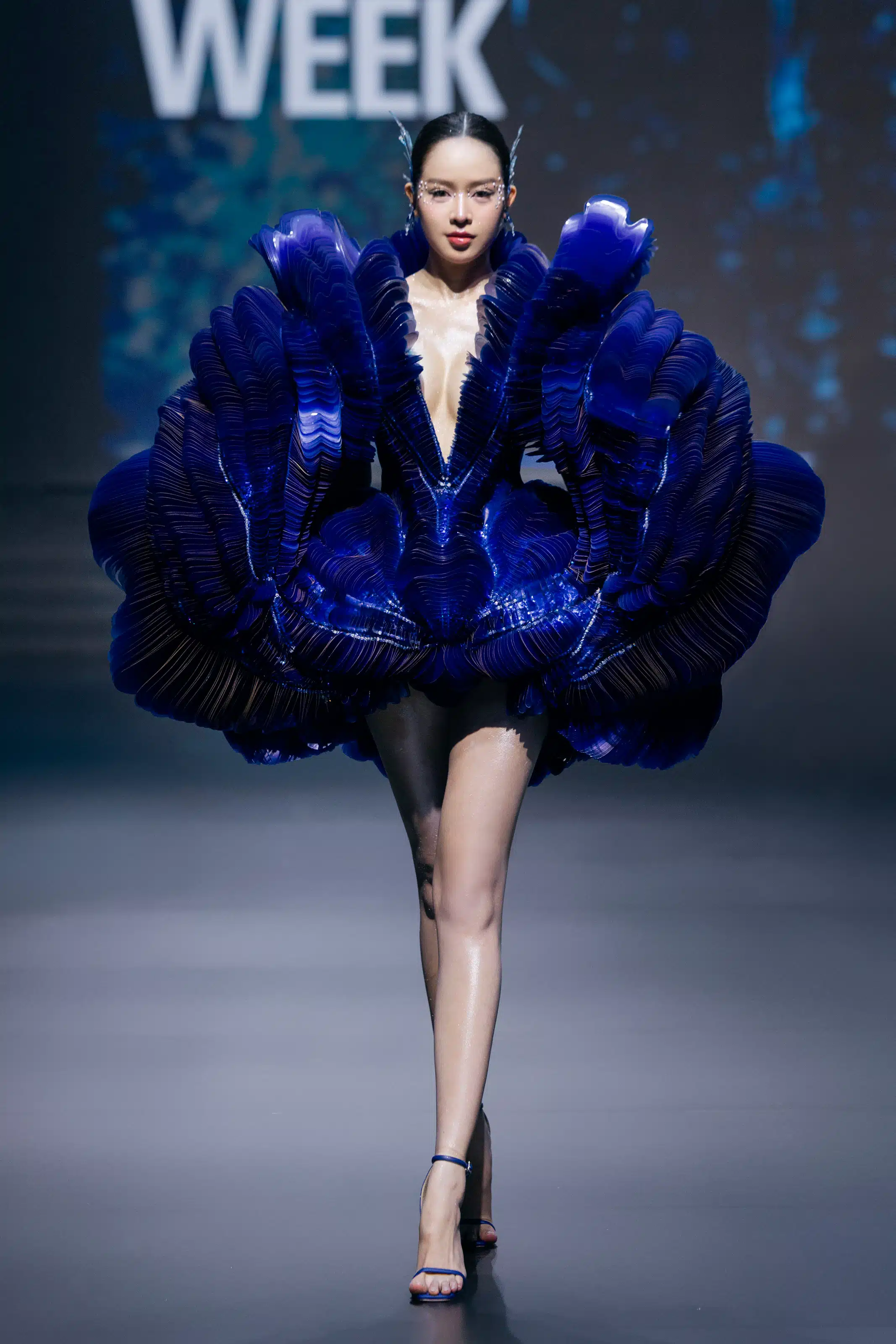 BST “The Light Of Water” tại Aquafina Vietnam International Fashion Week