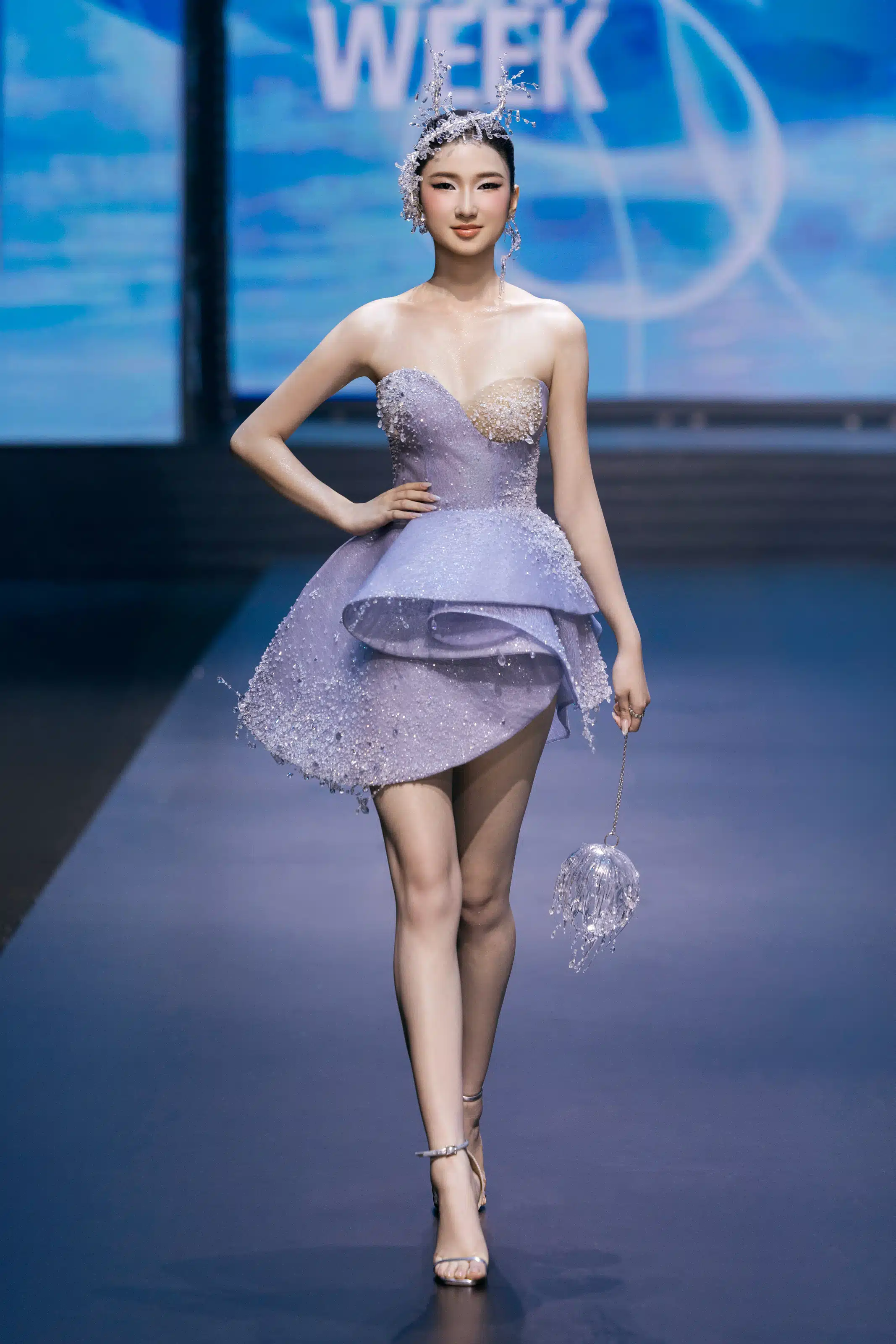 BST “The Light Of Water” tại Aquafina Vietnam International Fashion Week