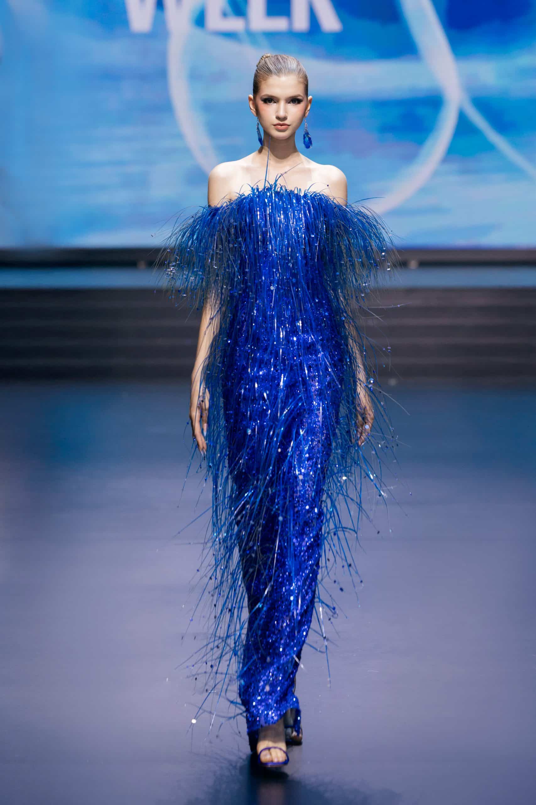 BST “The Light Of Water” tại Aquafina Vietnam International Fashion Week