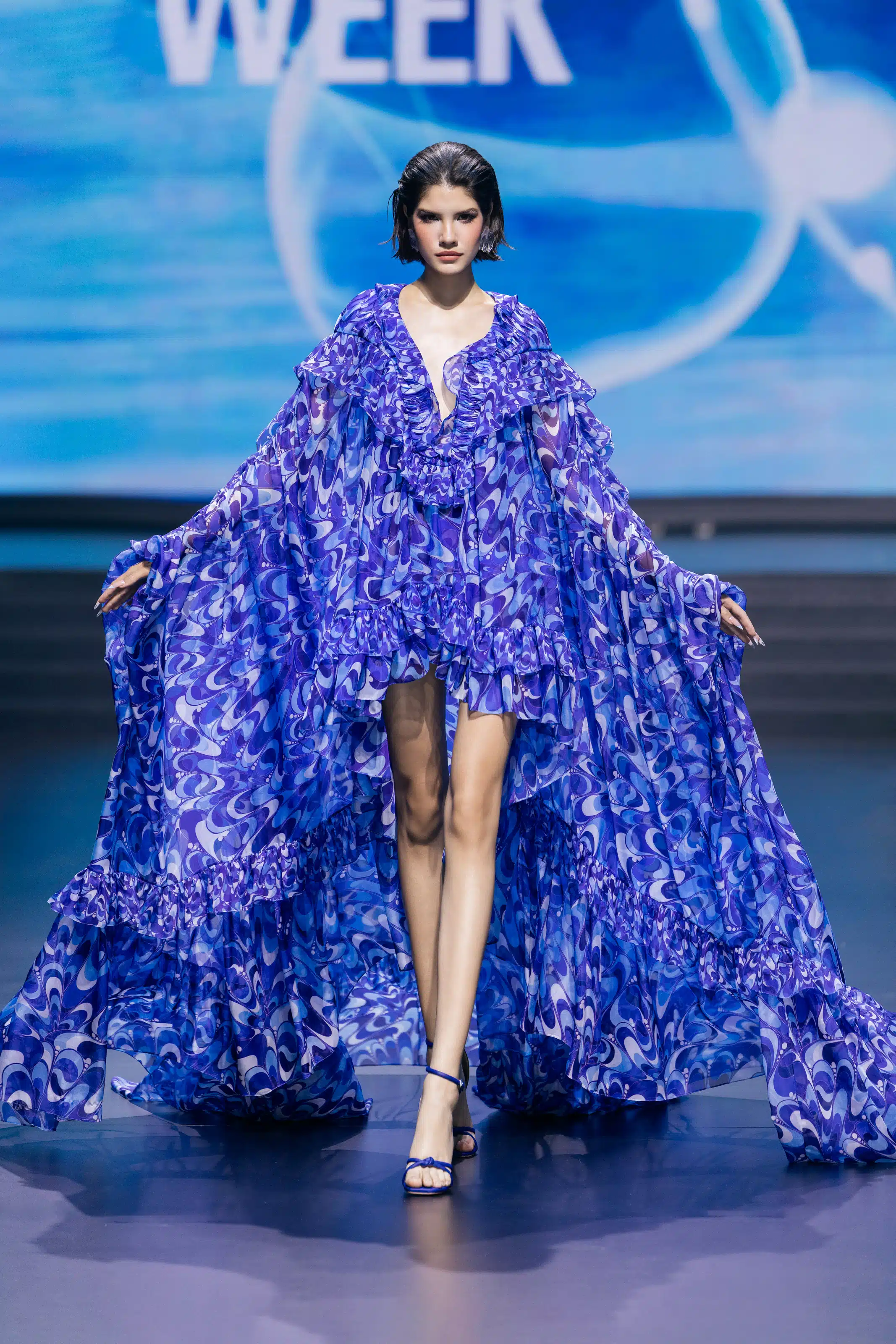 BST “The Light Of Water” tại Aquafina Vietnam International Fashion Week
