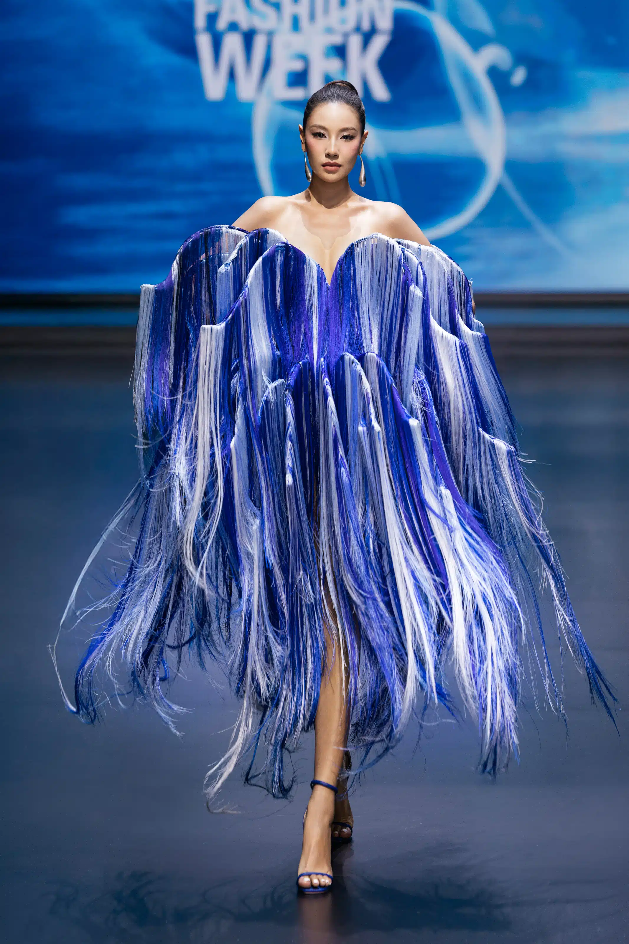BST “The Light Of Water” tại Aquafina Vietnam International Fashion Week