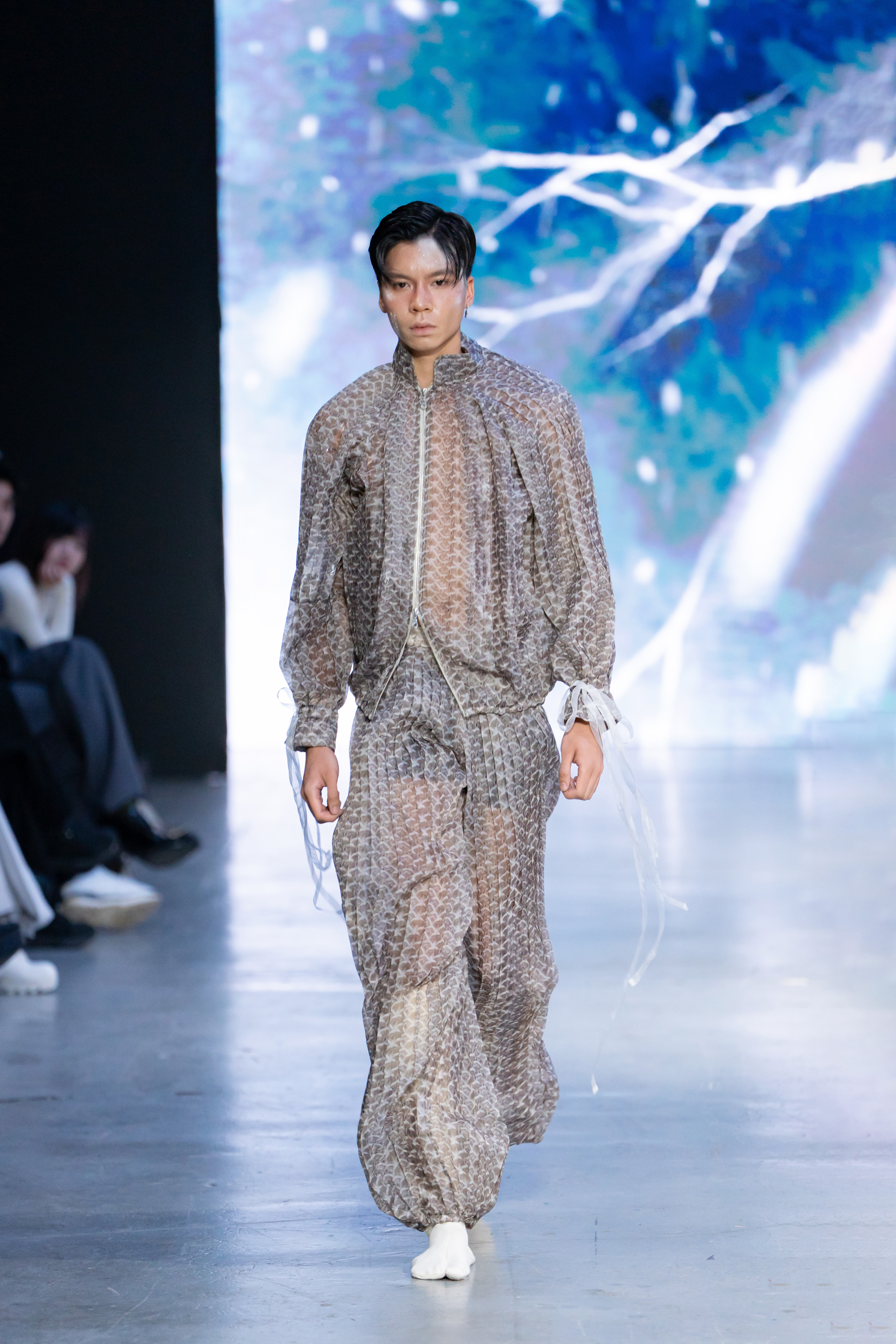 BST “ELENA NGN – XI Collection: Setsuka” – Sự kết hợp giữa hoa đá và thời trang
