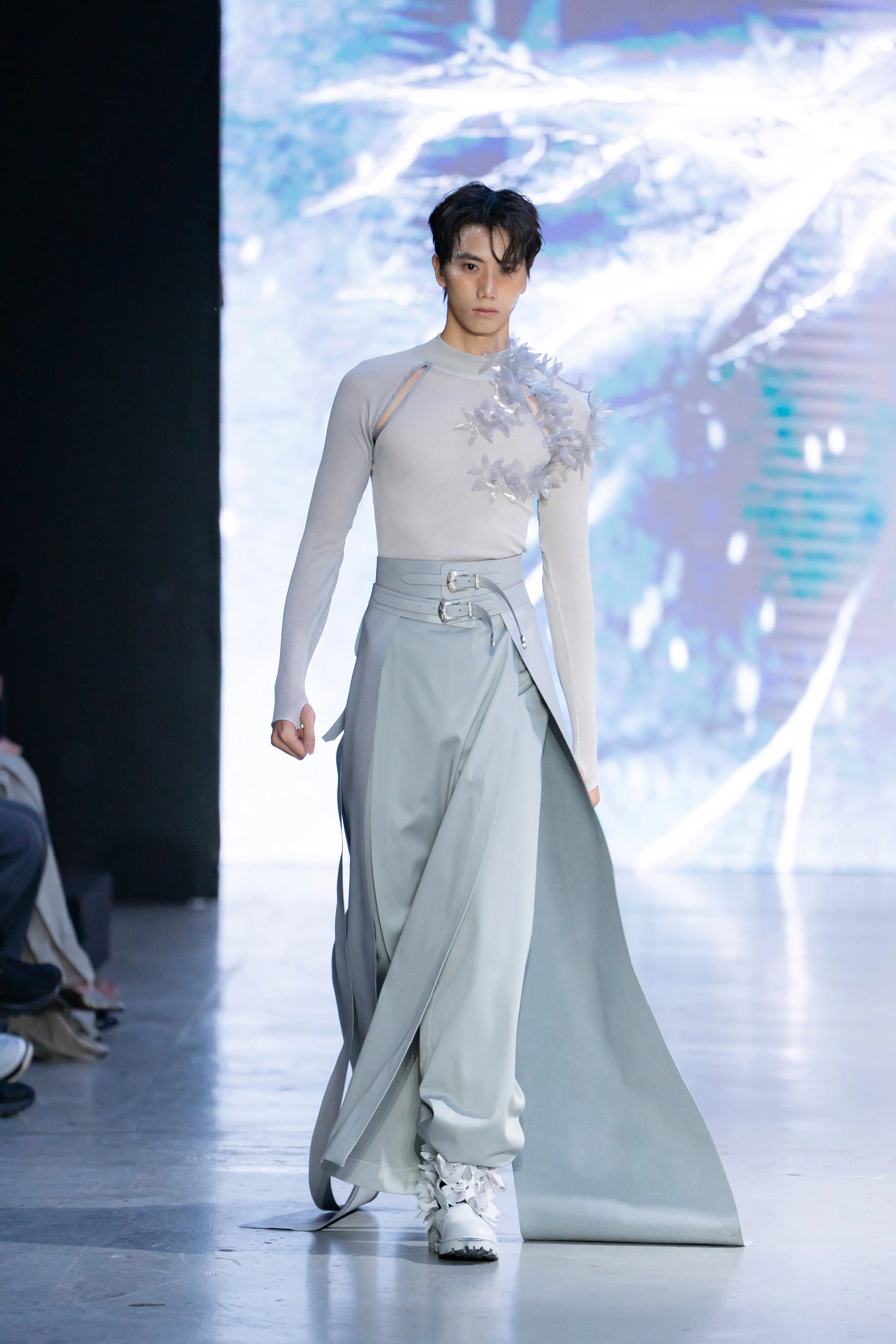 BST “ELENA NGN – XI Collection: Setsuka” – Sự kết hợp giữa hoa đá và thời trang