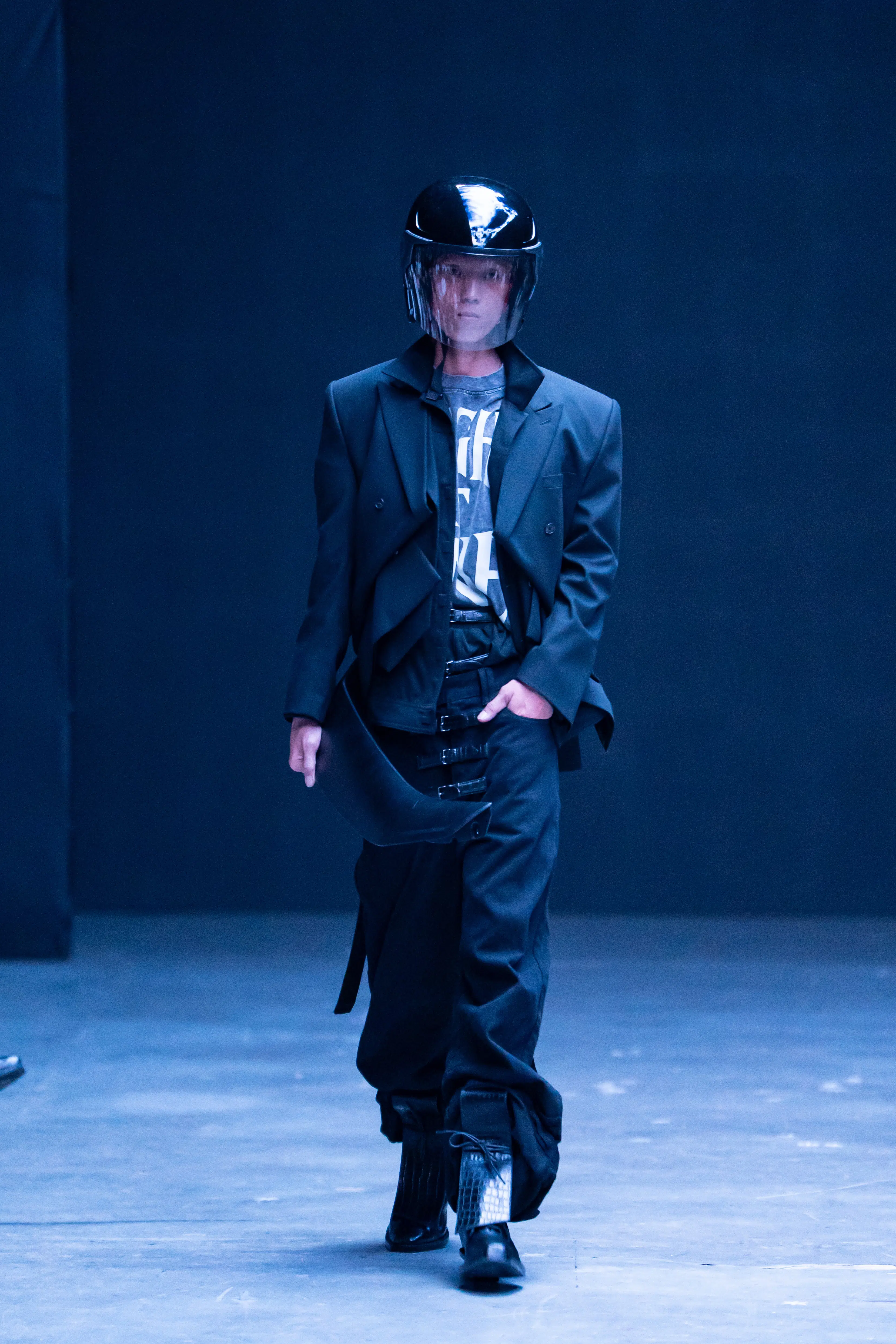 BST “DUC STUDIO – Hiệp Sĩ Đường Phố” – Những bộ giáp thời trang trên đường phố