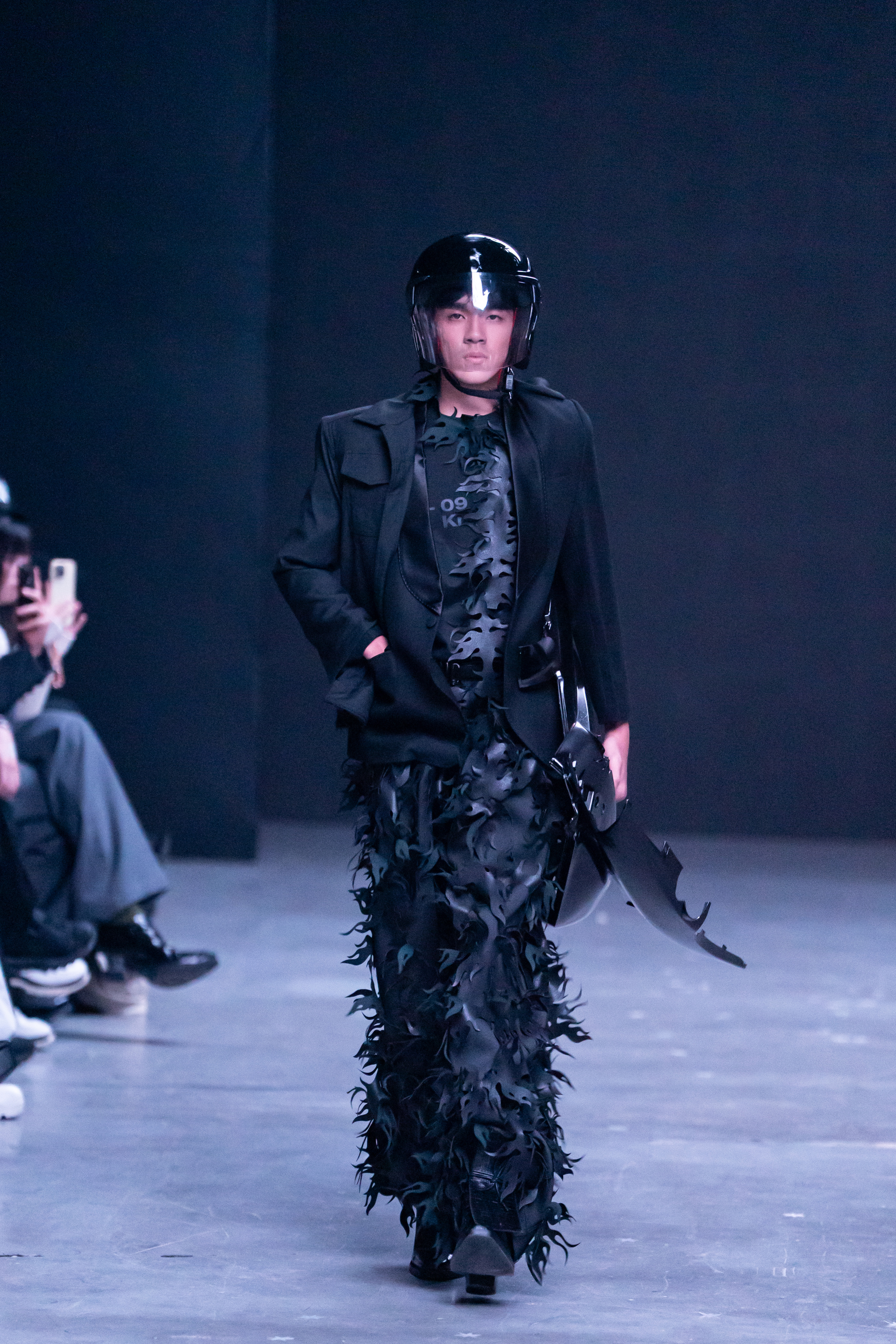 BST “DUC STUDIO – Hiệp Sĩ Đường Phố” – Những bộ giáp thời trang trên đường phố