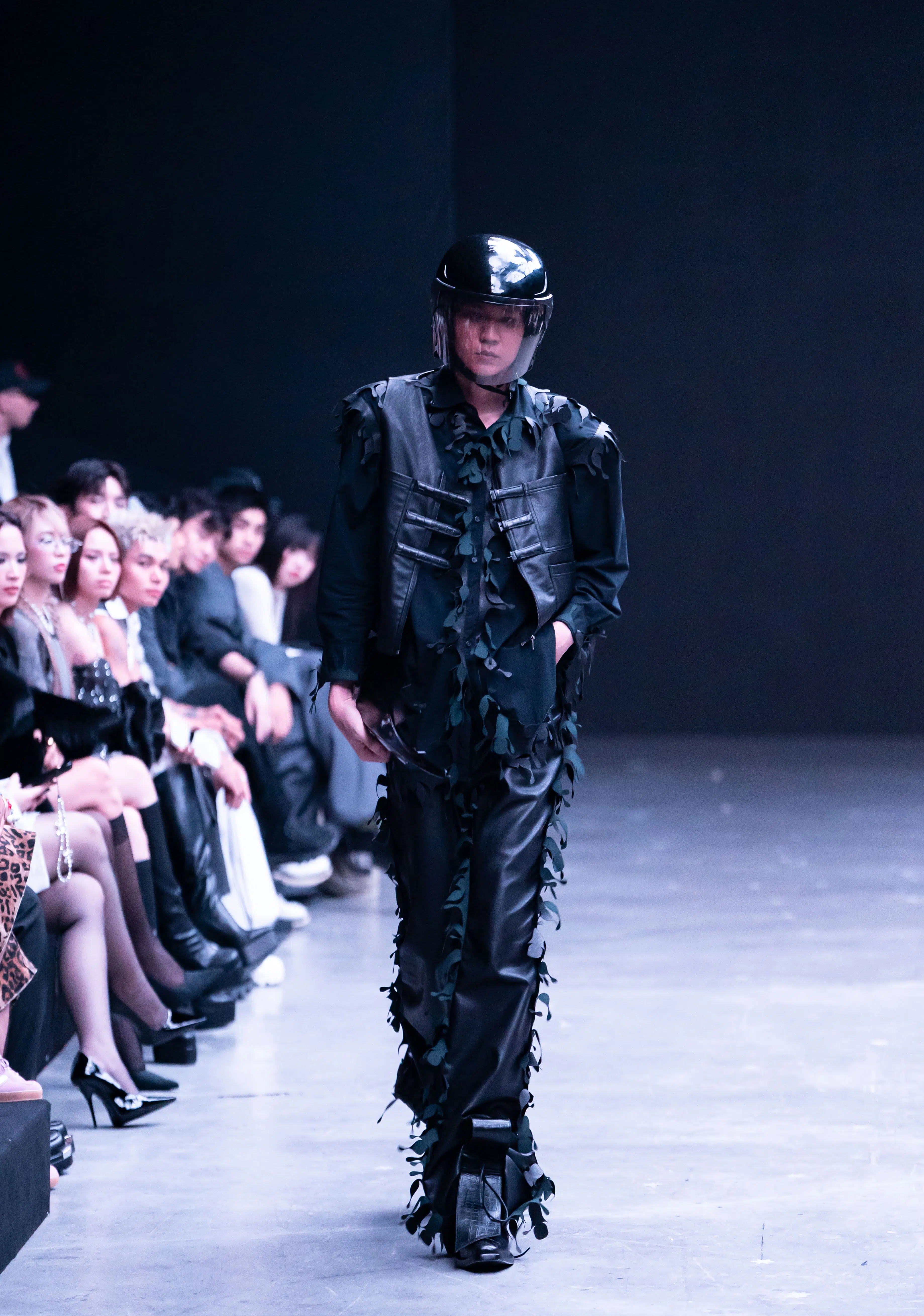 BST “DUC STUDIO – Hiệp Sĩ Đường Phố” – Những bộ giáp thời trang trên đường phố