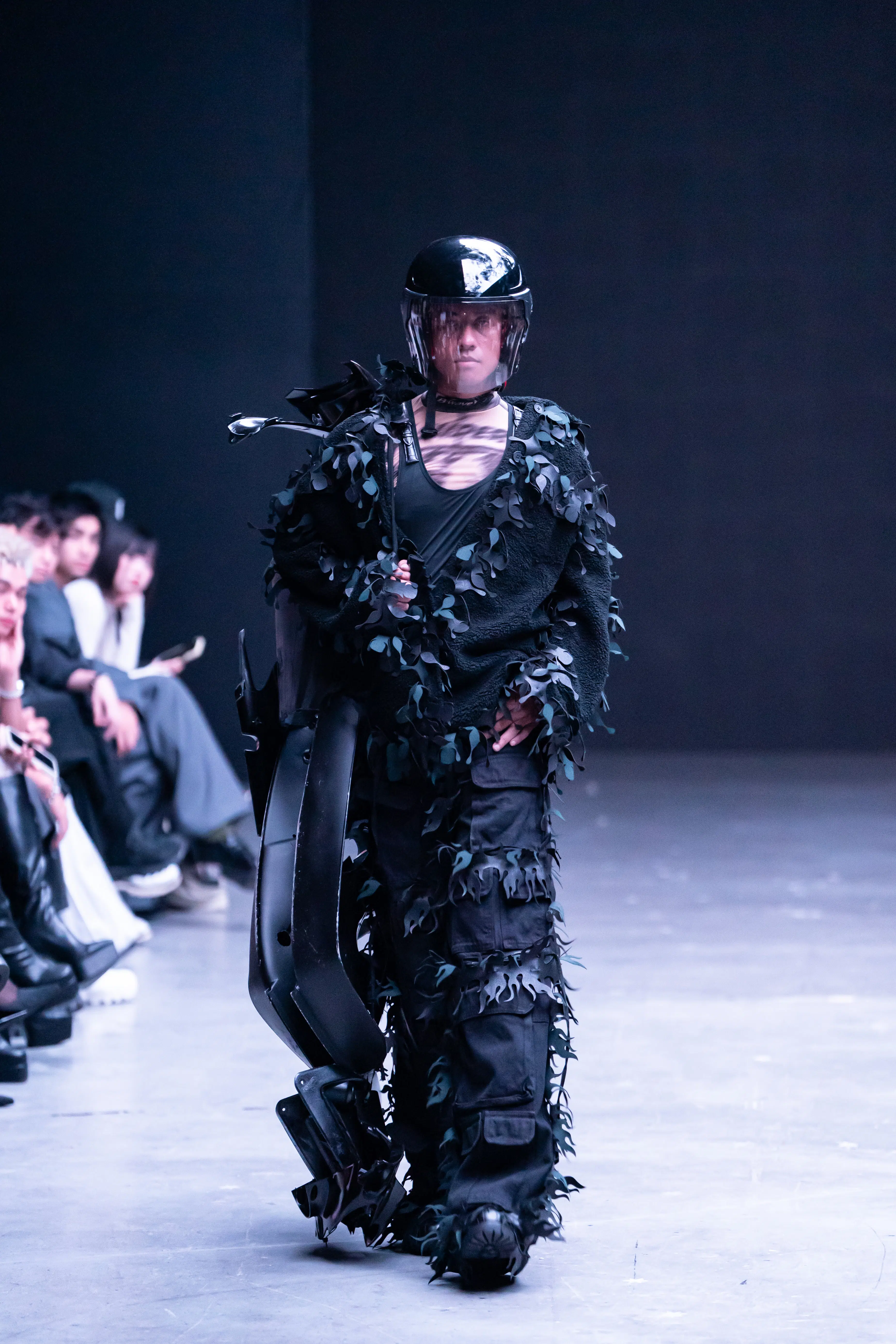 BST “DUC STUDIO – Hiệp Sĩ Đường Phố” – Những bộ giáp thời trang trên đường phố