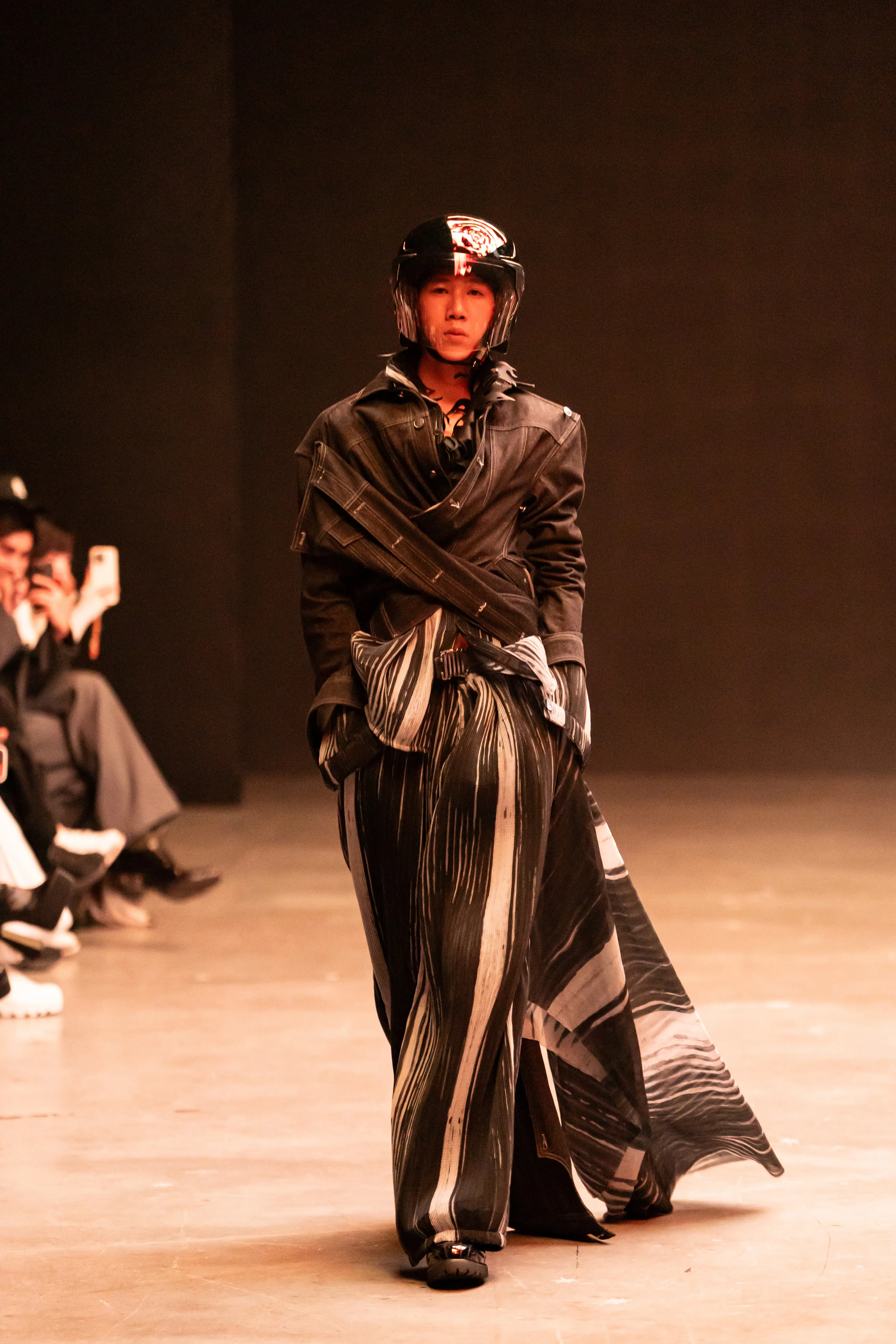 BST “DUC STUDIO – Hiệp Sĩ Đường Phố” – Những bộ giáp thời trang trên đường phố