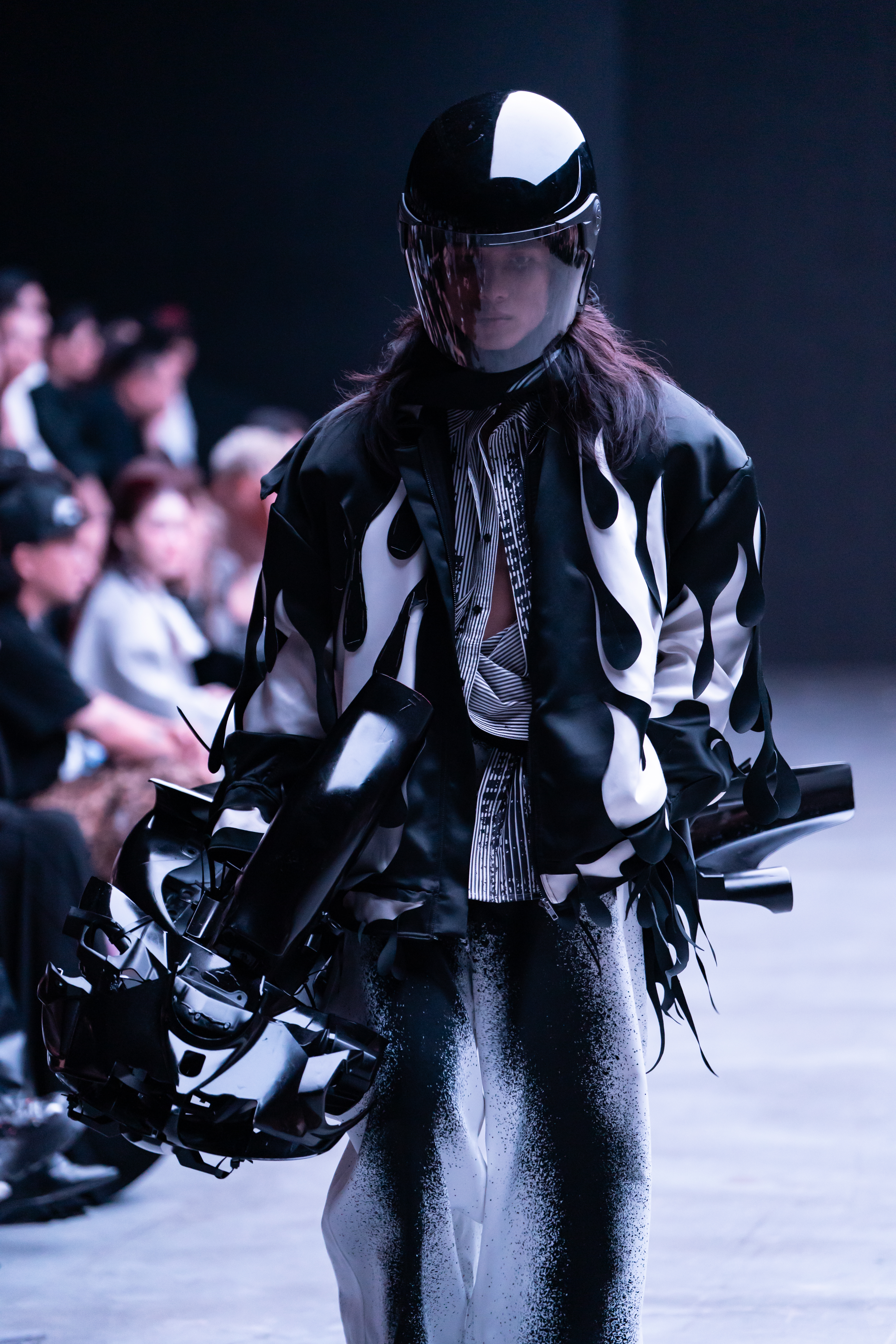 BST “DUC STUDIO – Hiệp Sĩ Đường Phố” – Những bộ giáp thời trang trên đường phố