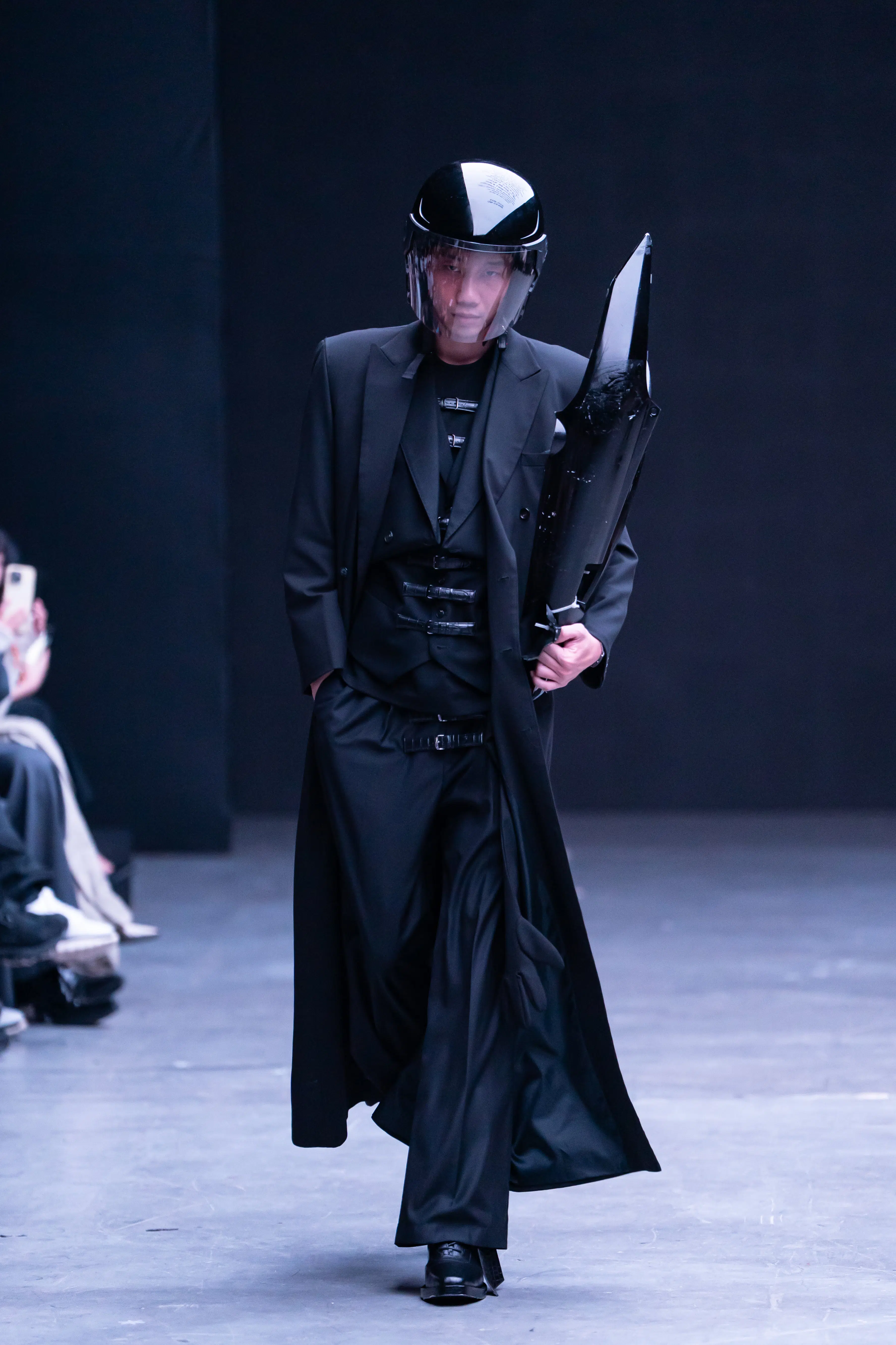 BST “DUC STUDIO – Hiệp Sĩ Đường Phố” – Những bộ giáp thời trang trên đường phố