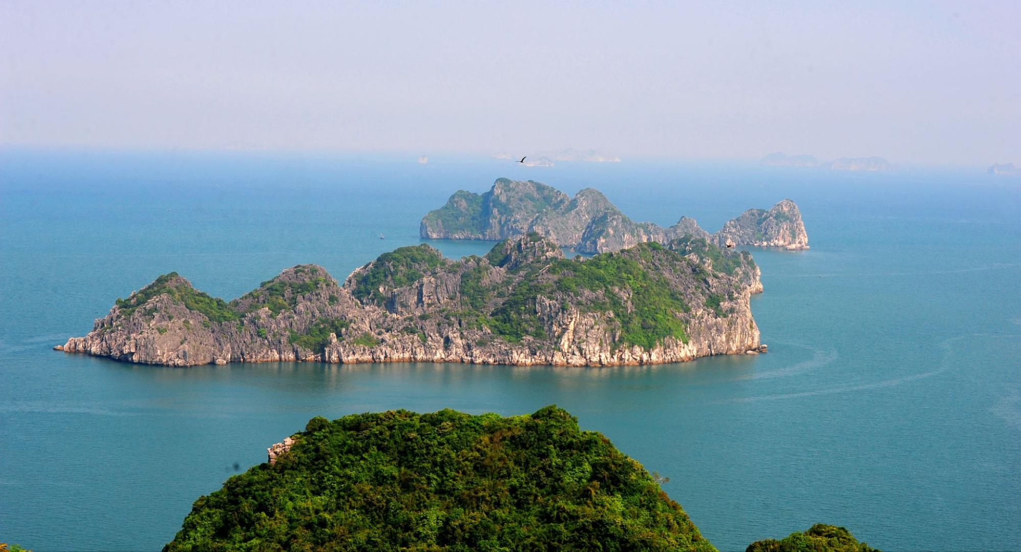 Thời điểm lý tưởng nhất để du lịch Cát Bà là từ tháng 4 đến tháng 10