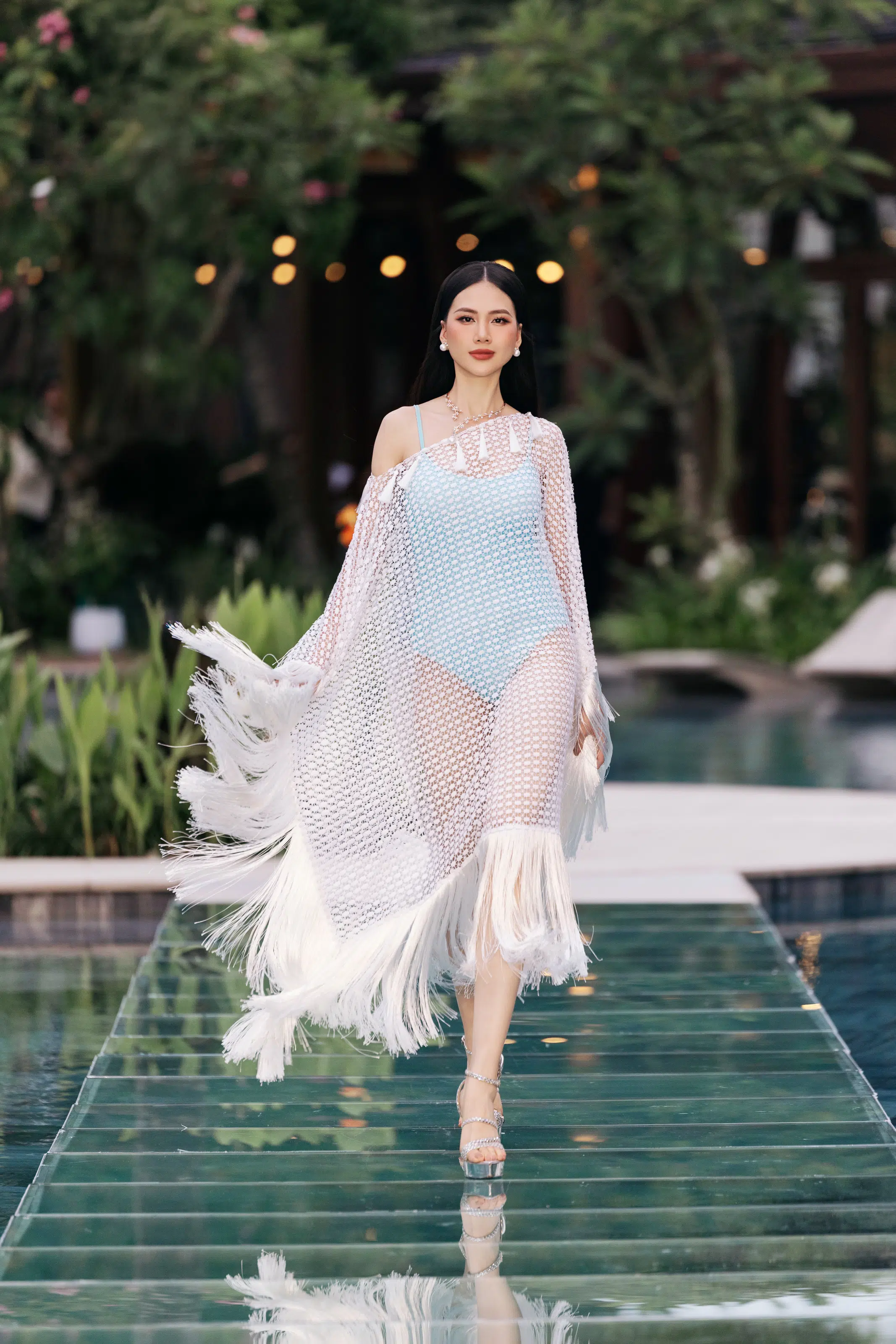 BST “Vivavivu” của NTK Adrian Anh Tuấn