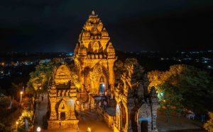 Nghi lễ tri ân tổ tiên của người Chăm