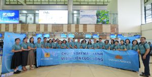 “Chuyến bay màu xanh”: Vietnam Airlines cùng Bộ Công an tỏa thông điệp yêu thương