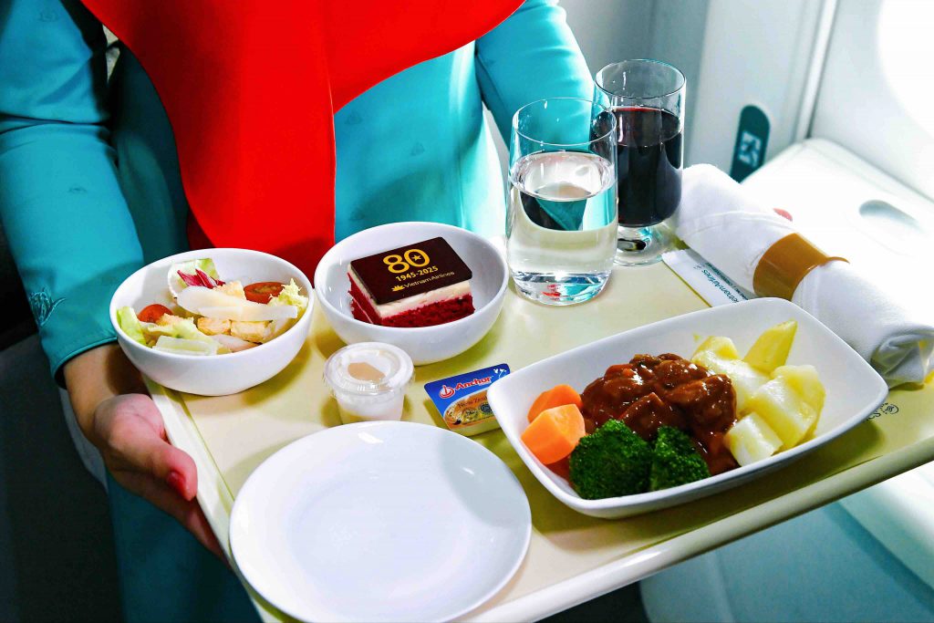 3. Cận Cảnh Lát Bánh Kem In Biểu Tượng Kỷ Niệm Món Tráng Miệng Gợi Nhắc Ngày Tết Dộc Lập 1024x683