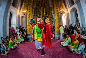 Wooden-head puppetry