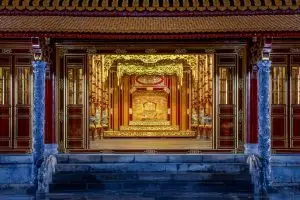 Những kiến trúc lấp lánh ánh hoàng kim