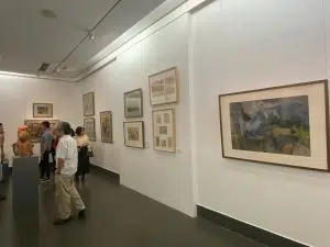 Thưởng lãm các tác phẩm quý hiếm tại triển lãm “100 năm mỹ thuật hiện đại Việt Nam”