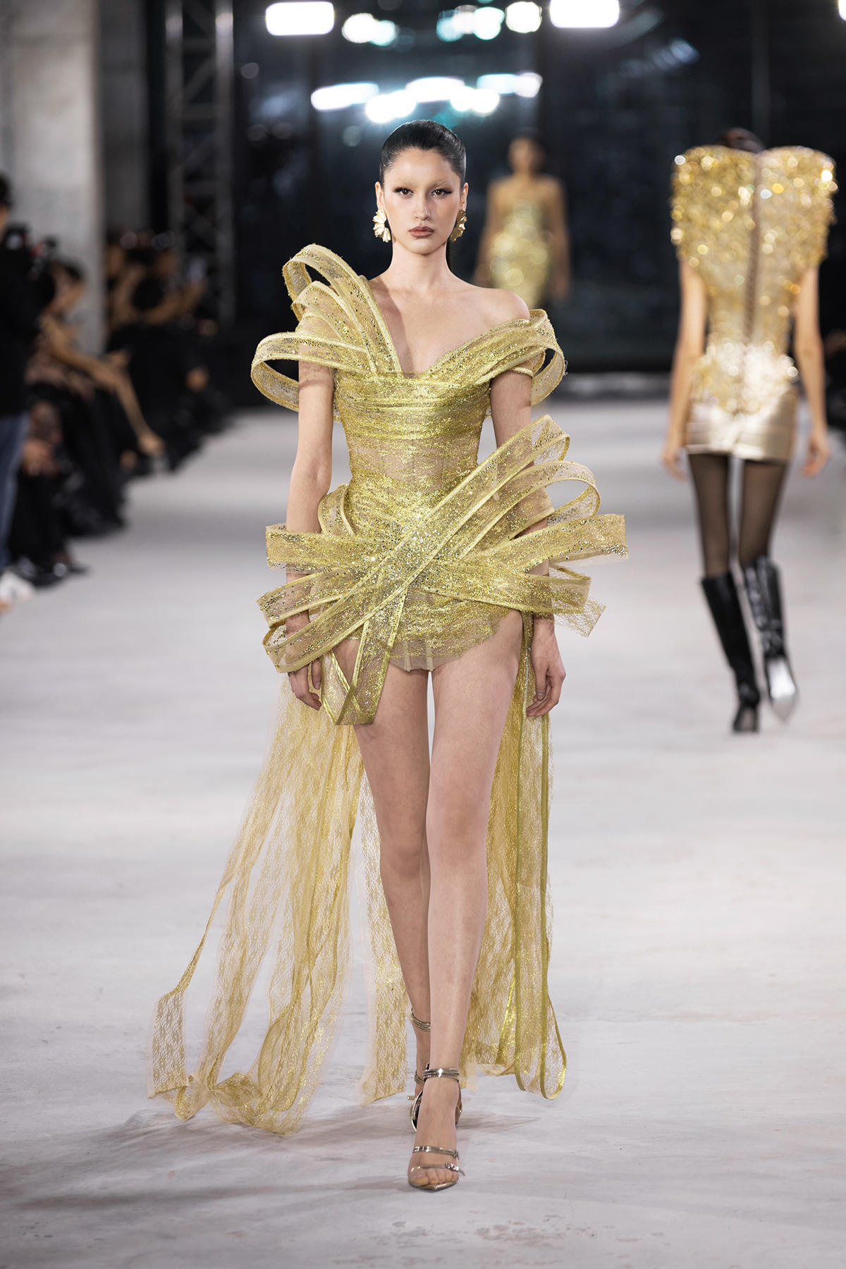 NTK Đỗ Long trình làng bộ sưu tập “Emerge” lấy cảm hứng từ sự tái sinh