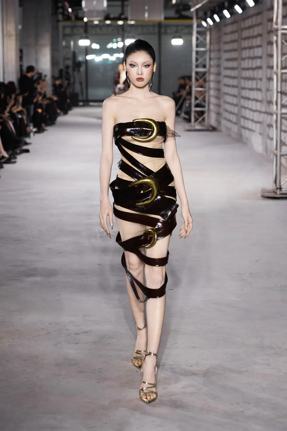 NTK Đỗ Long trình làng bộ sưu tập “Emerge” lấy cảm hứng từ sự tái sinh