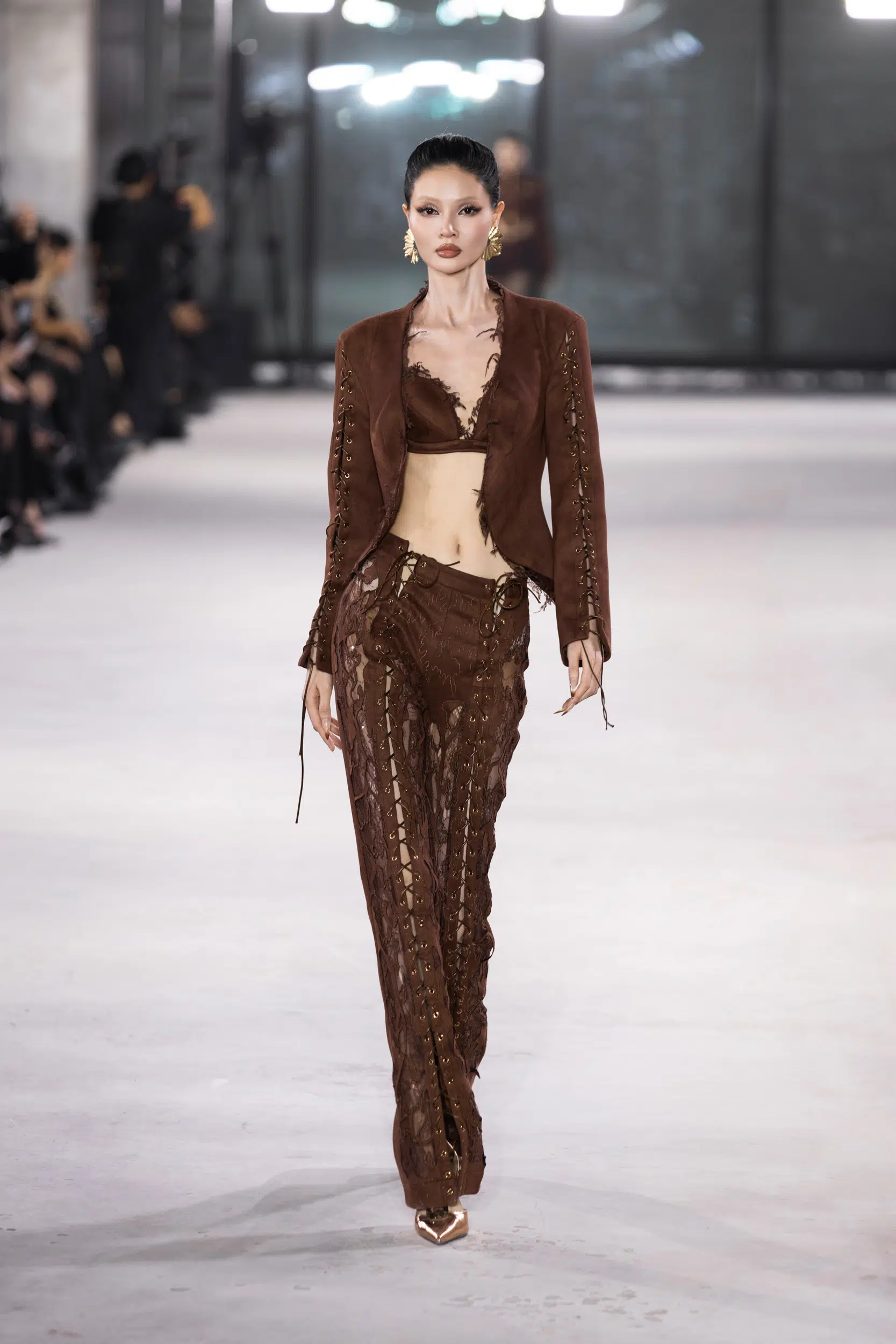 NTK Đỗ Long trình làng bộ sưu tập “Emerge” lấy cảm hứng từ sự tái sinh