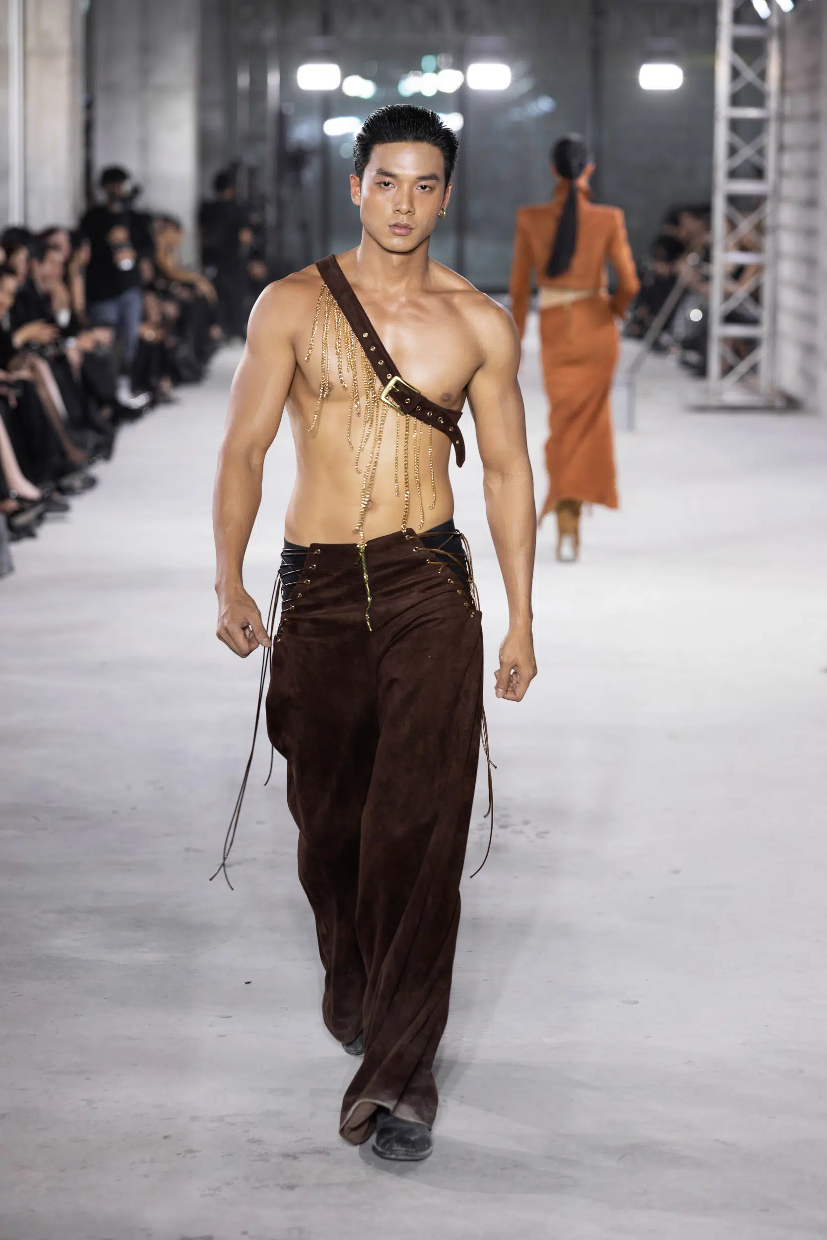 NTK Đỗ Long trình làng bộ sưu tập “Emerge” lấy cảm hứng từ sự tái sinh